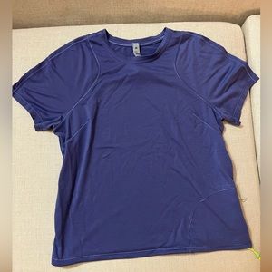 lululemon Lightweight Cinch Hem Hiking Tee Size 6 Charged Indigo